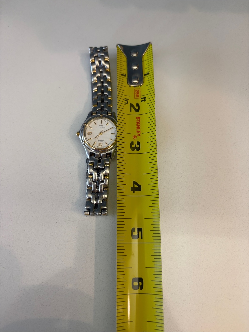 Vintage Seiko Two-Tone Bracelet Watch - Silver & Gold Accents - Picture 6 of 6